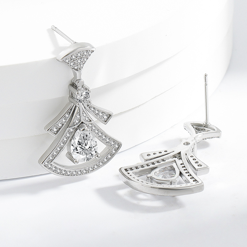 Exquisite Diamond-Set Fan-Shap - Body Jewelry Kit review and price